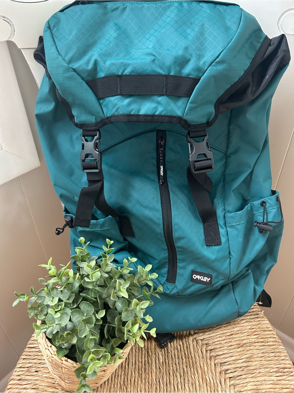 Oakley Teal Green Men's Hiking Backpack with Black Straps
